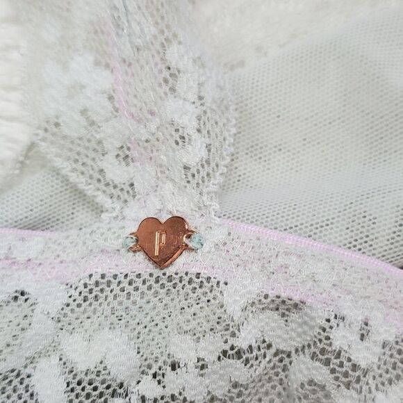 PINK Victoria's Secret Lace Bralette - Picture 3 of 4